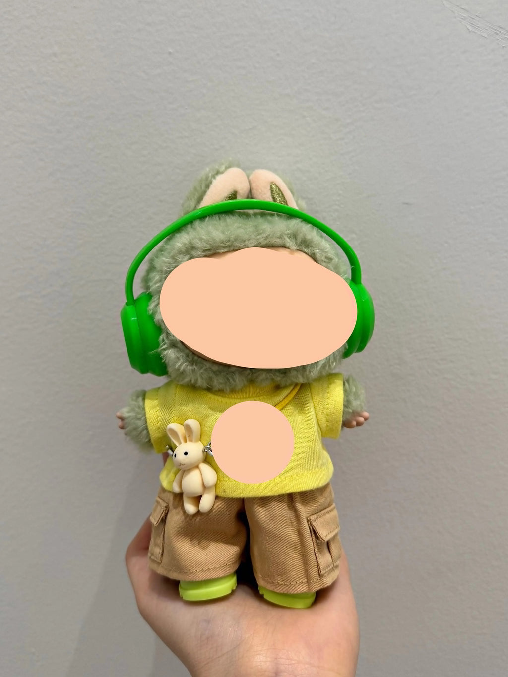 Clothes Labubo Green headphones + yellow T-shirt + khaki overalls Keychain Labubo Clothing Macaron Clothes for Labubo