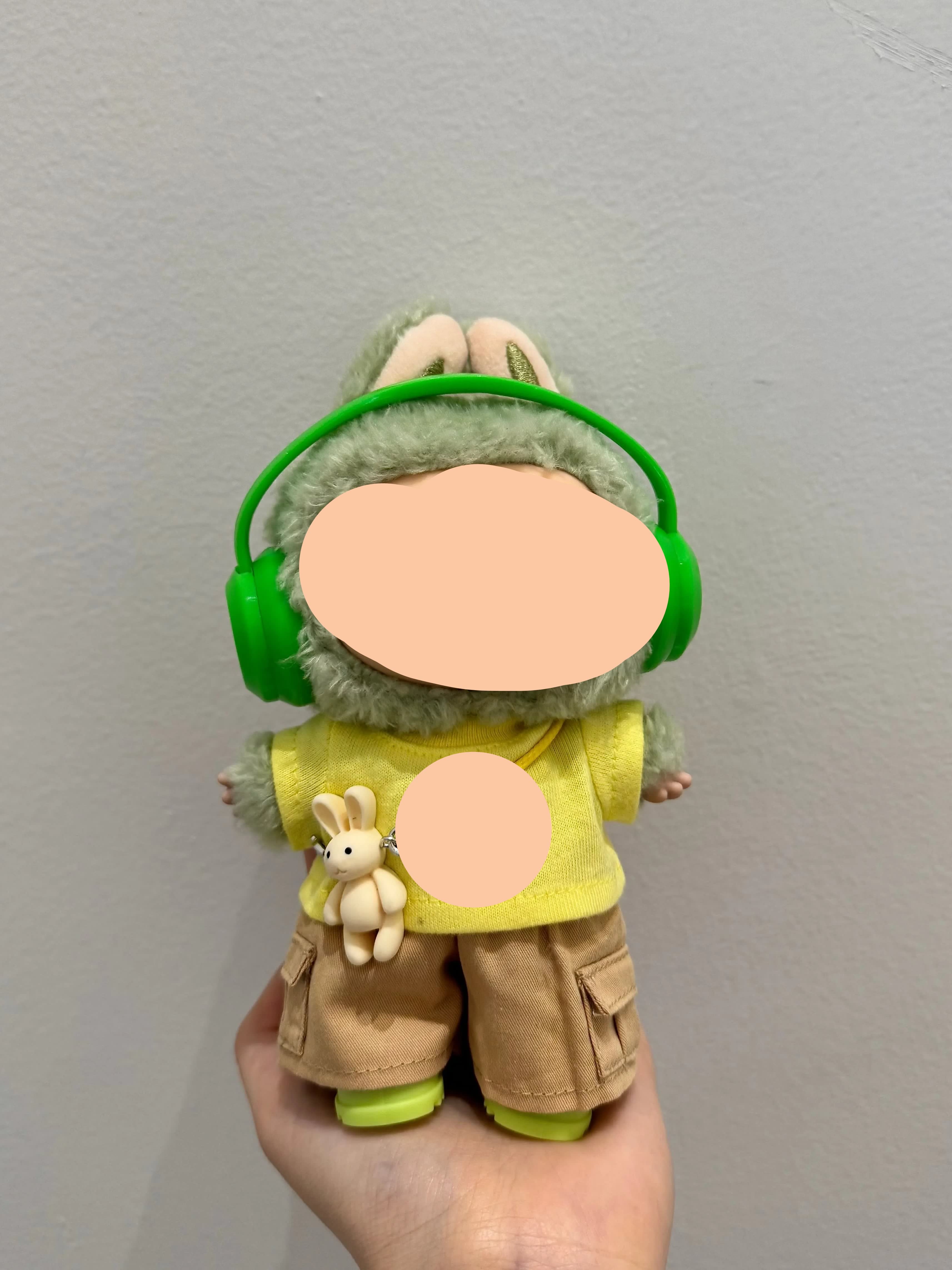 Clothes Labubo Green headphones + yellow T-shirt + khaki overalls Keychain Labubo Clothing Macaron Clothes for Labubo