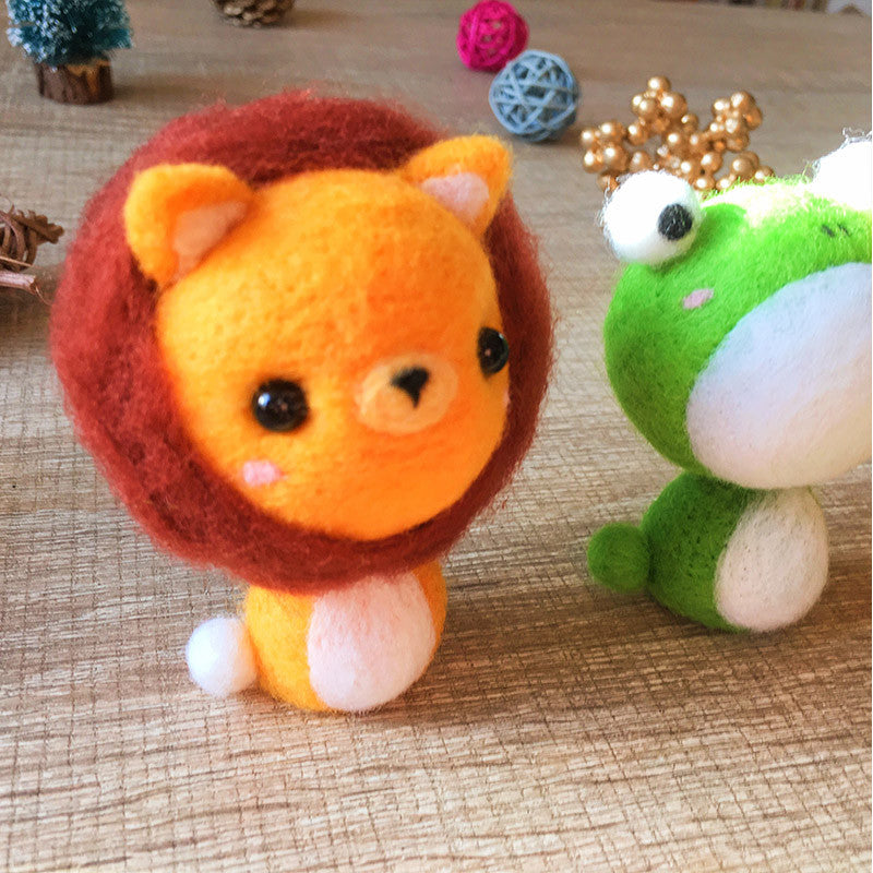Handmade Needle Felted Animals Kit - Lion, Frog, Chicken for Beginners